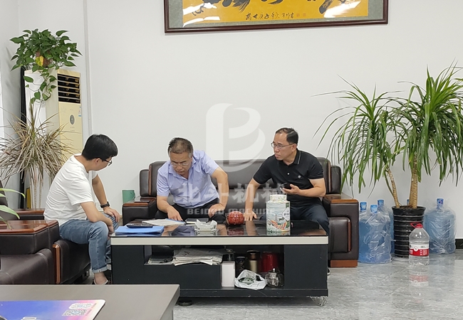 熱烈歡迎客戶來實地參觀環保型垃圾炭化爐